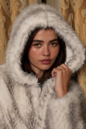 Jemi Hooded Cropped Faux Fur Jacket in Cream