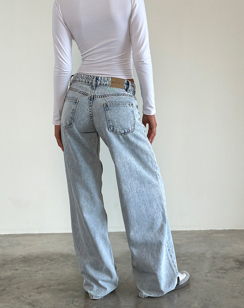 Low Rise Roomy Jeans in 80's Light Wash Blue - Image 4