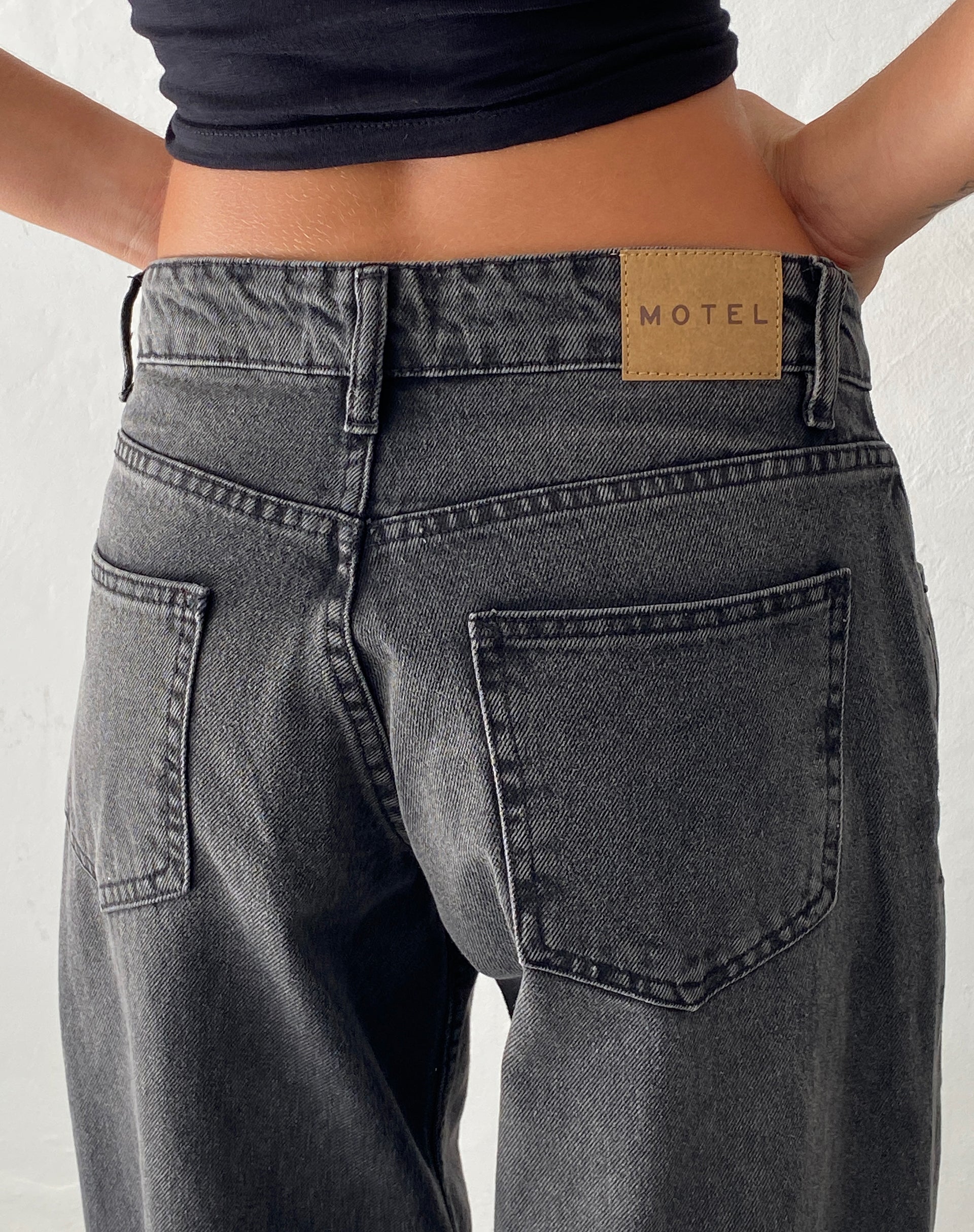 Roomy Extra Wide Low Rise Jeans in Washed Black Grey - Image 4